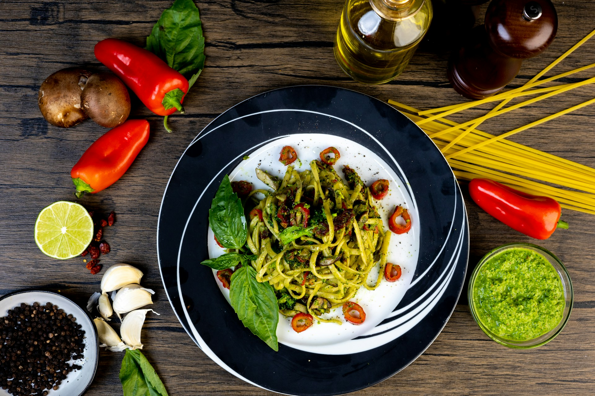 Creamy Avocado Pesto Pasta